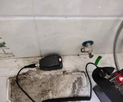 新平屋顶漏水维修公司分享下卫生间漏水的危害及解决方法